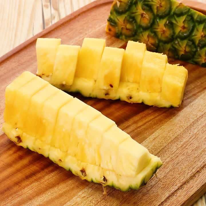 パイナップルの切り方