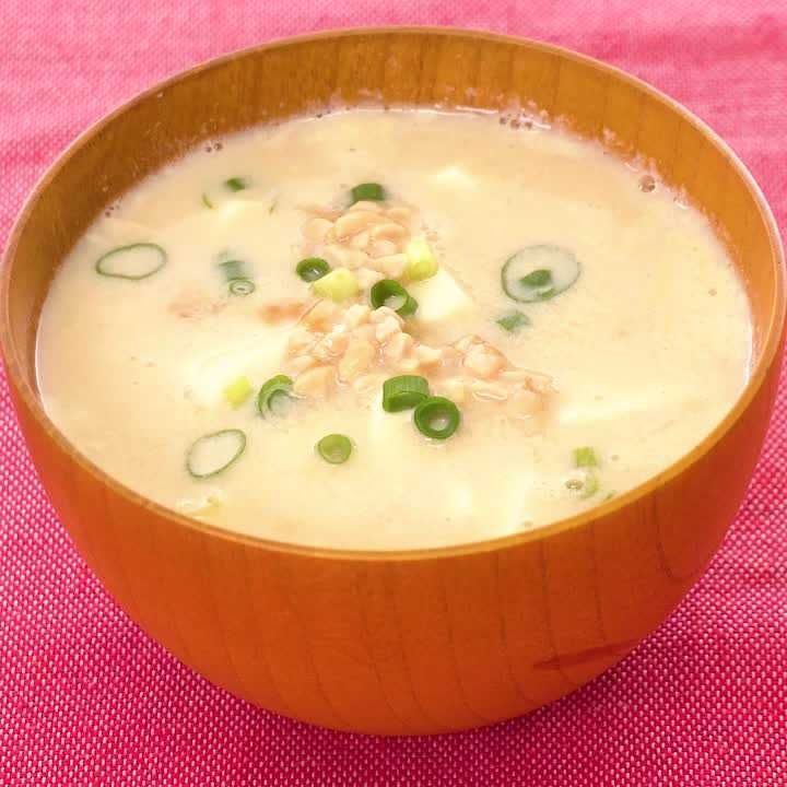 豆腐と納豆の豆乳みそ汁