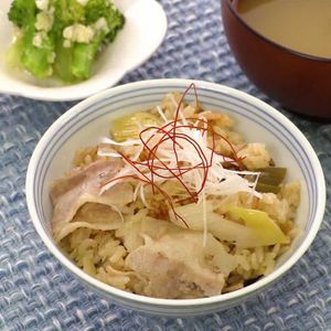 「豚ねぎポン酢の炊き込みご飯」のレシピ動画