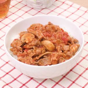 牛肉とマッシュルームのトマト丼