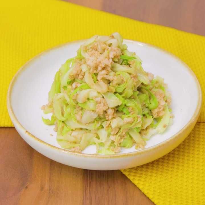 キャベツとはんぺんの胡麻和え