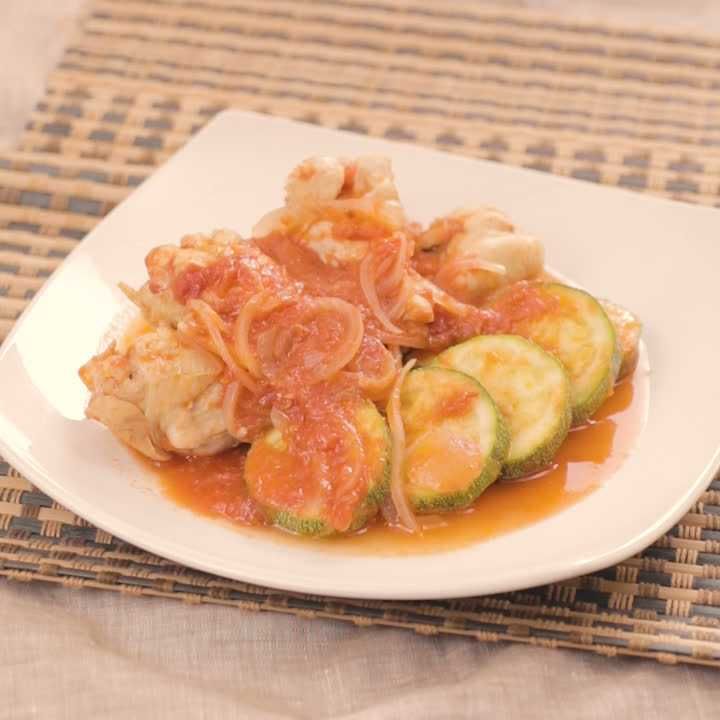 手羽元とズッキーニのトマト煮