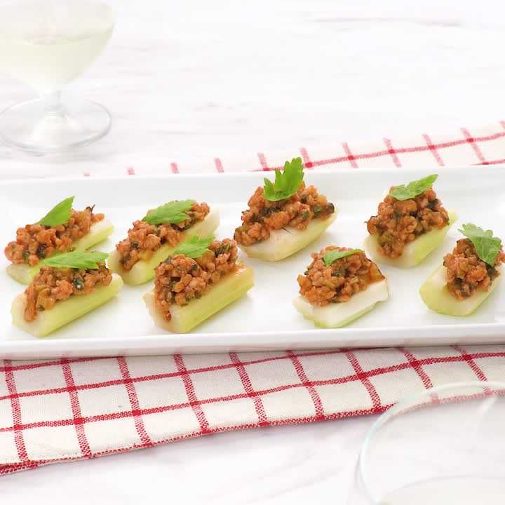 セロリのミートソースのせ