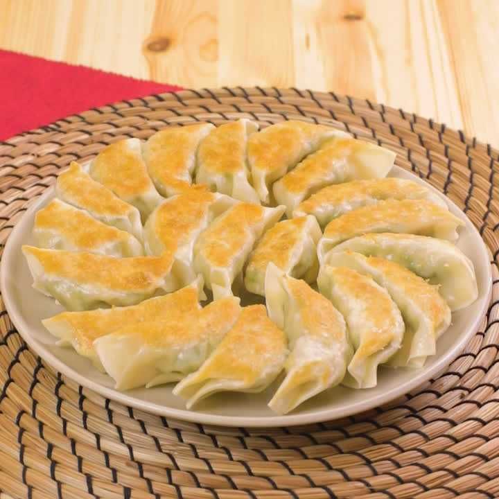 鶏ひき肉と豆苗の餃子