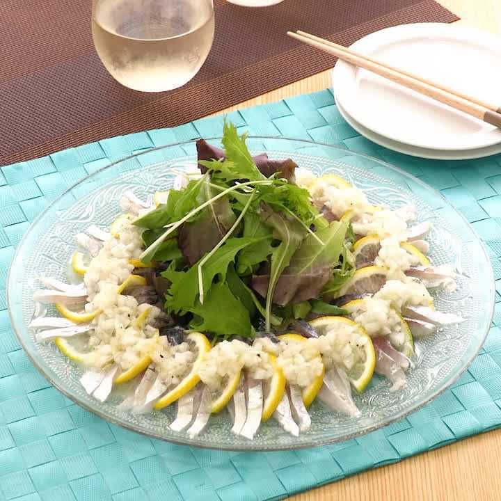 アジとレモンのカルパッチョ