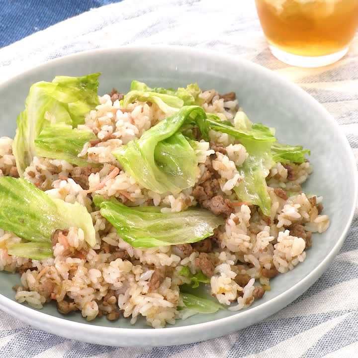 食感が楽しい 豚ひき肉とレタスのソースチャーハンのレシピ動画 作り方 Delish Kitchen 食感が楽しい 豚ひき肉とレタスのソースチャーハンのレシピ動画 作り方 Delish Kitchen