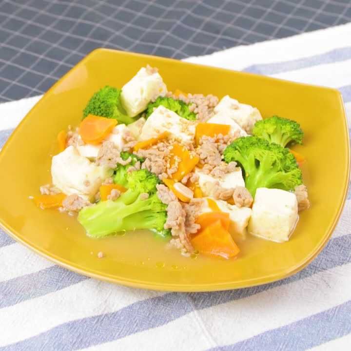 ブロッコリーと豆腐のにんにく煮