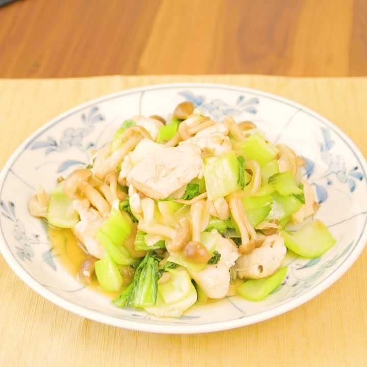 【鶏肉×チンゲン菜×きのこ】旨み溢れるしめじなど！激旨レシピ4選