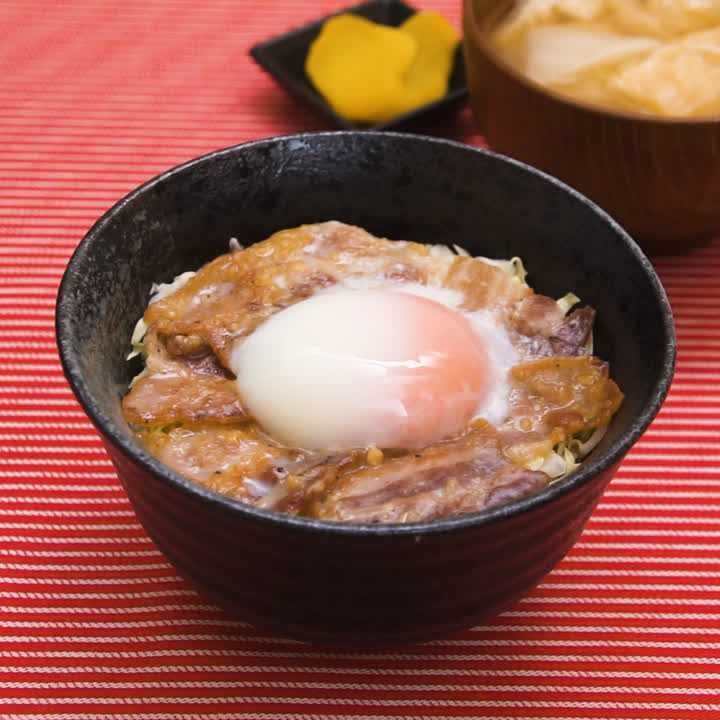 こってり味でごはんがすすむ 豚バラにんにくみそ丼のレシピ動画 作り方 Delish Kitchen
