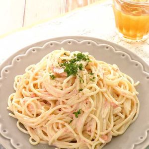 「鮭のクリームパスタ」のレシピ動画