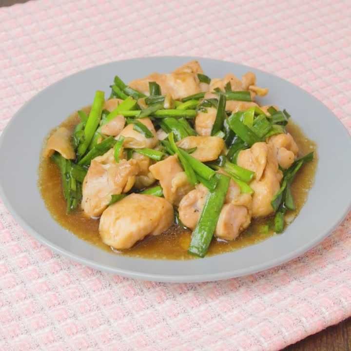 鶏もも肉とニラのにんにく炒め