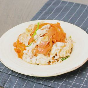 「にんじんと豚バラのにんにく蒸し」のレシピ動画