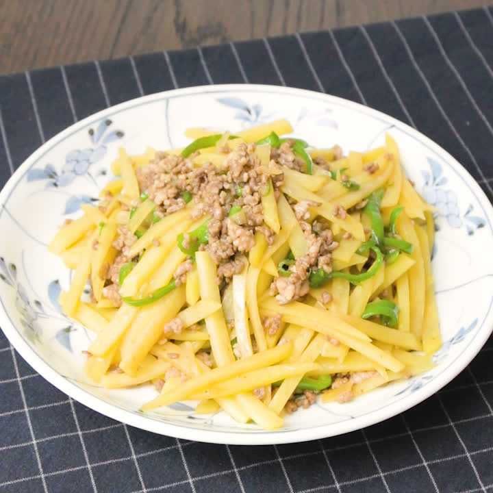 合びき肉とじゃがいもの金平