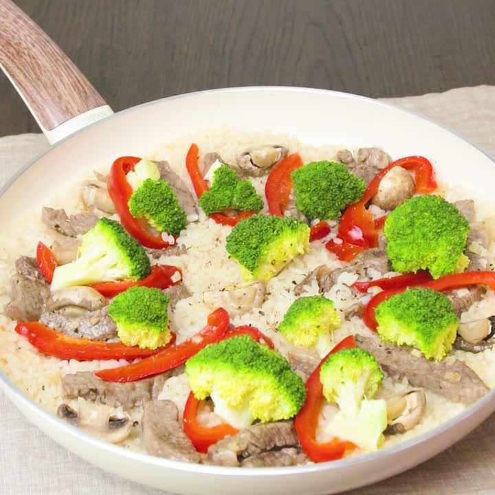 ブロッコリーと牛肉のパエリア