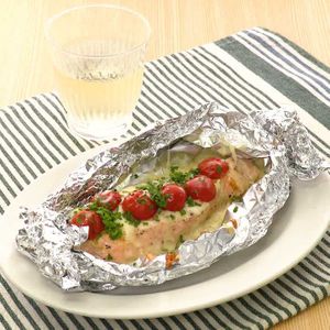「鮭とトマトのチーズホイル焼き」のレシピ動画