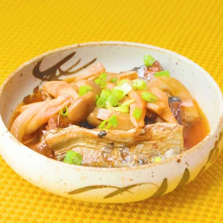 サンマと玉ねぎのコチュジャン煮