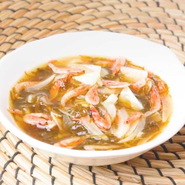 玉ねぎともずくのさっぱりあえ