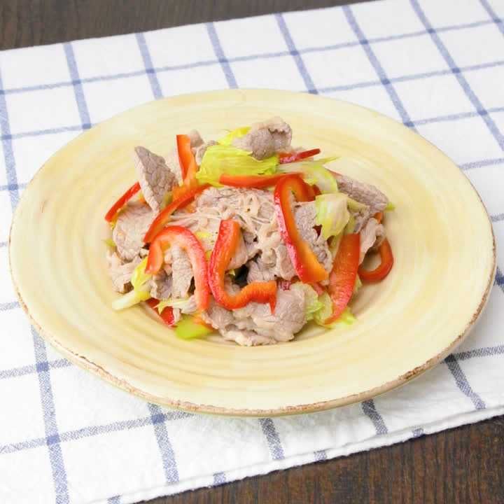 牛肉とセロリのエスニックサラダ