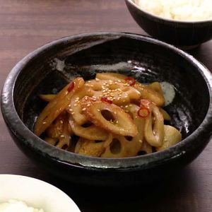 「れんこんとちくわのきんぴら」のレシピ動画