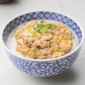 「鶏ひき肉親子丼」のレシピ動画