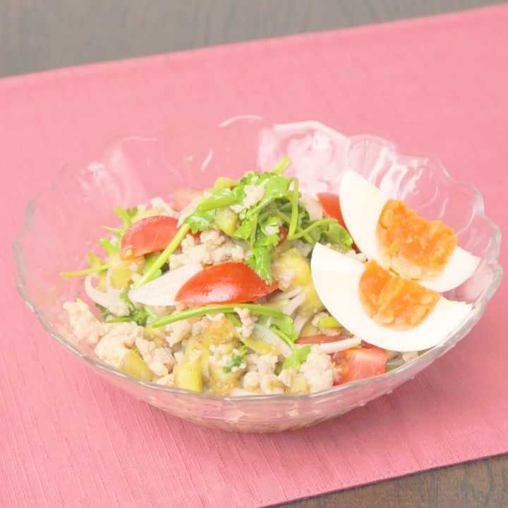 タイ風鶏ひき肉サラダ