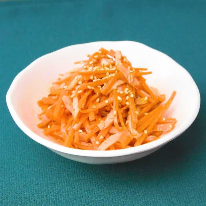 にんじんとハムのわさびあえ