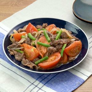 牛肉とトマトのみそ炒め