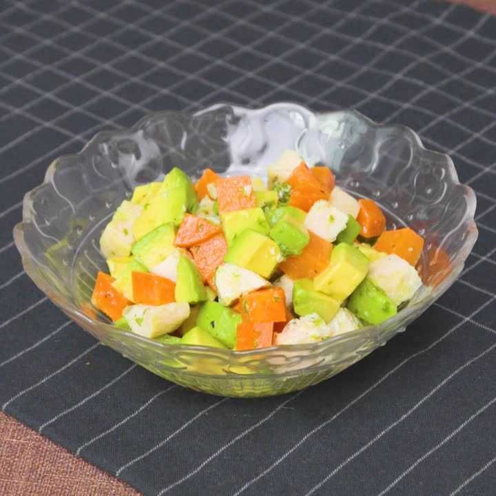 にんじんとチキンのチョップドサラダ