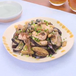 「鶏むね肉となすのザーサイ炒め」のレシピ動画