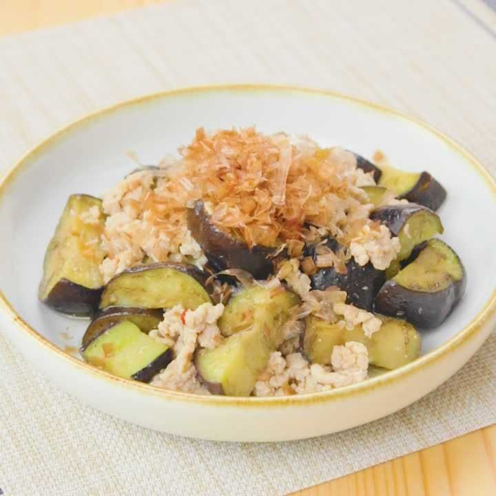 鶏ひき肉となすの塩炒め