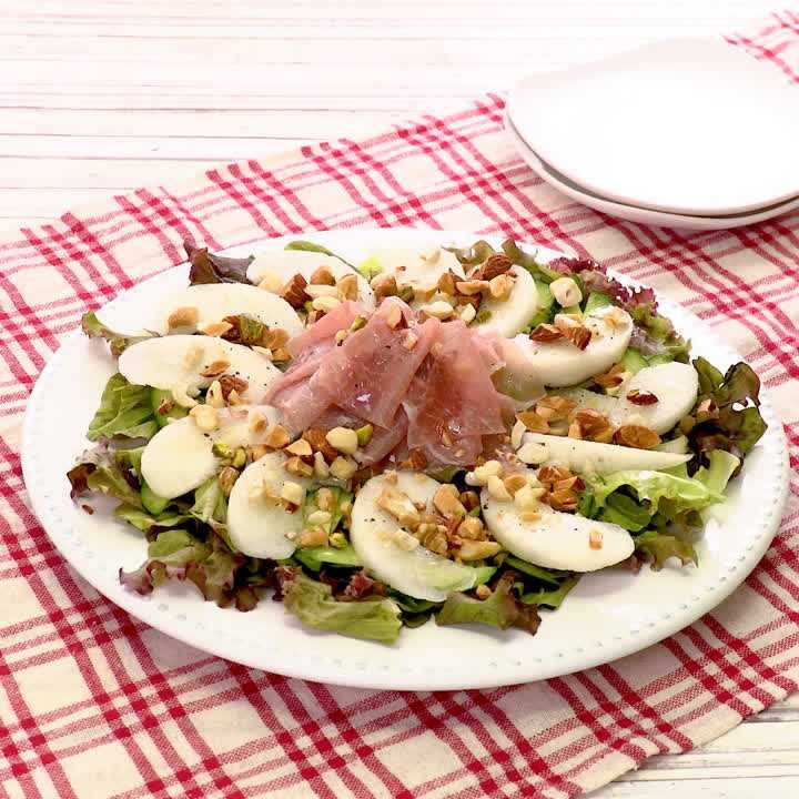 梨とナッツのフレンチサラダ