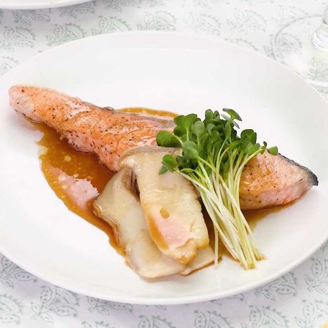 バターが香る サーモンのバターポン酢ムニエルのレシピ動画 作り方 Delish Kitchen