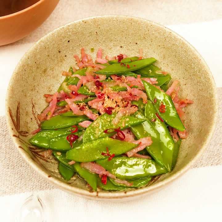 絹さやとベーコンのソテー