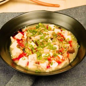 「しらすの塩麻婆豆腐」のレシピ動画