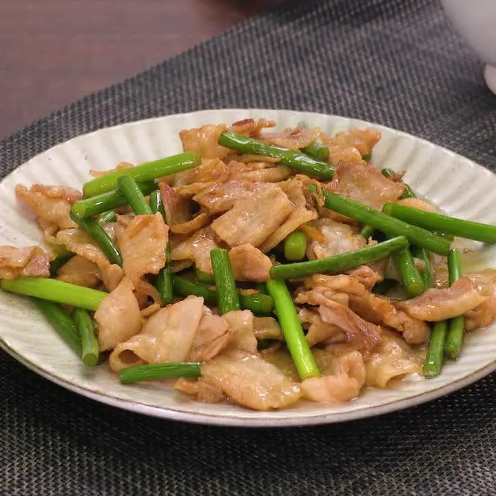 豚肉とにんにくの芽のオイスター炒め