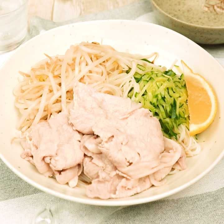 豚肉ともやしのさっぱりビーフン