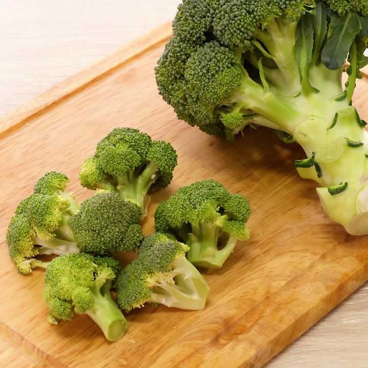 ブロッコリーの切り方