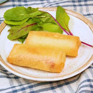 アスパラとソーセージのチーズ春巻き