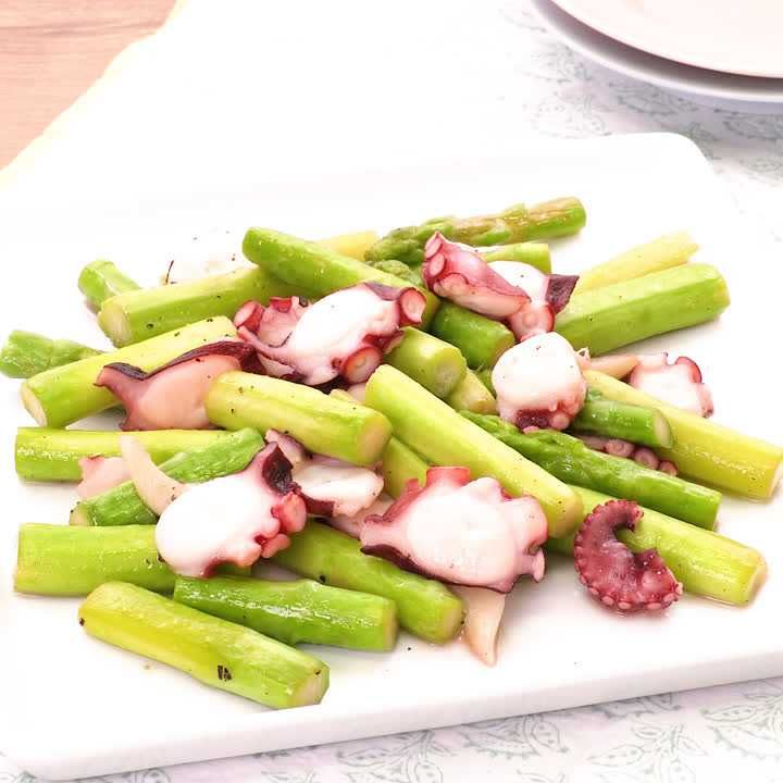 たことアスパラのにんにく炒め