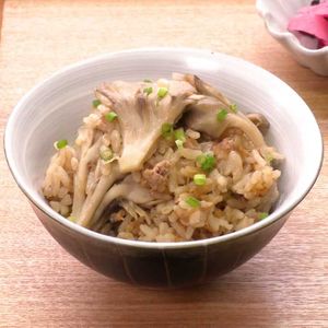 「ツナとまいたけの炊き込みごはん」のレシピ動画