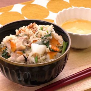 「鶏すき風炊き込みご飯」のレシピ動画