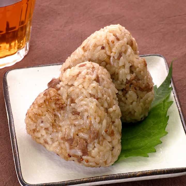 牛肉の炊き込みおにぎり