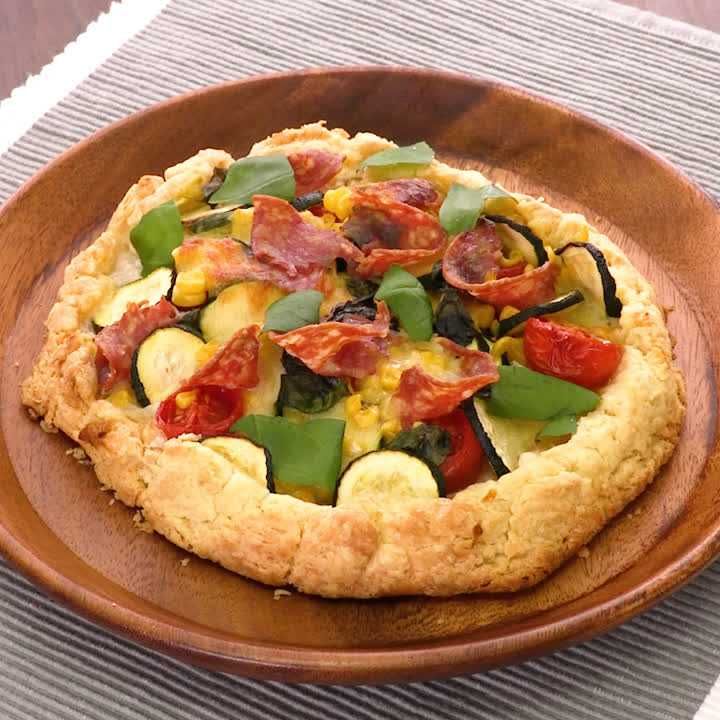 トマト、ズッキーニ、とうもろこしのガレット