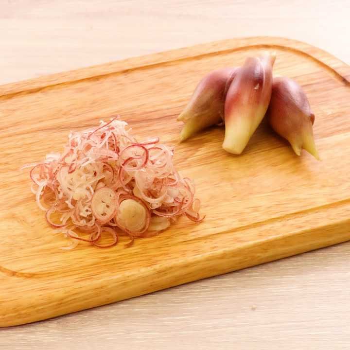 みょうがの輪切り