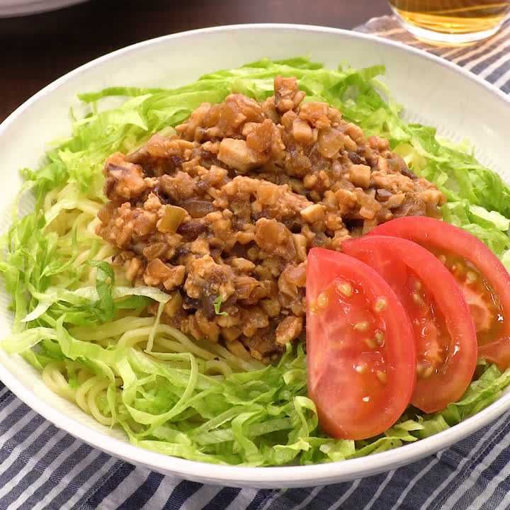 鶏としいたけのジャージャー麺