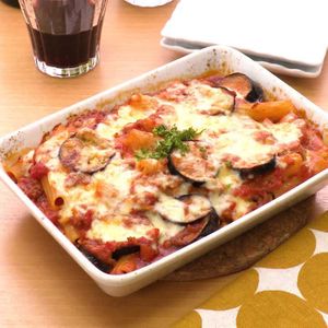 「なすのミートマカロニグラタン」のレシピ動画