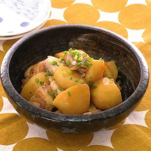 「じゃがいもと鶏肉の甘辛炒め」のレシピ動画