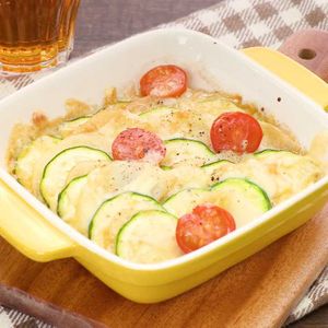 「ズッキーニとじゃがいものオーブン焼き」のレシピ動画