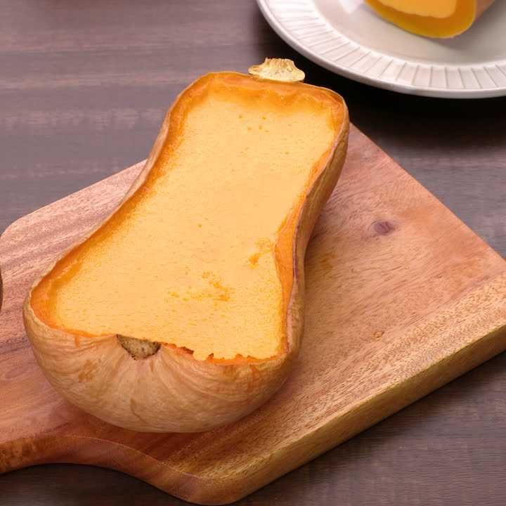 バターナッツかぼちゃの丸ごとのプリン