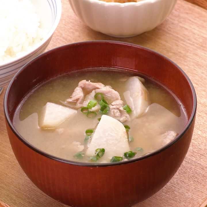 里芋と豚肉のみそ汁